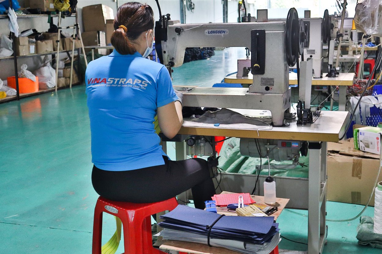 Webbing slings manufacture in Viet Nam